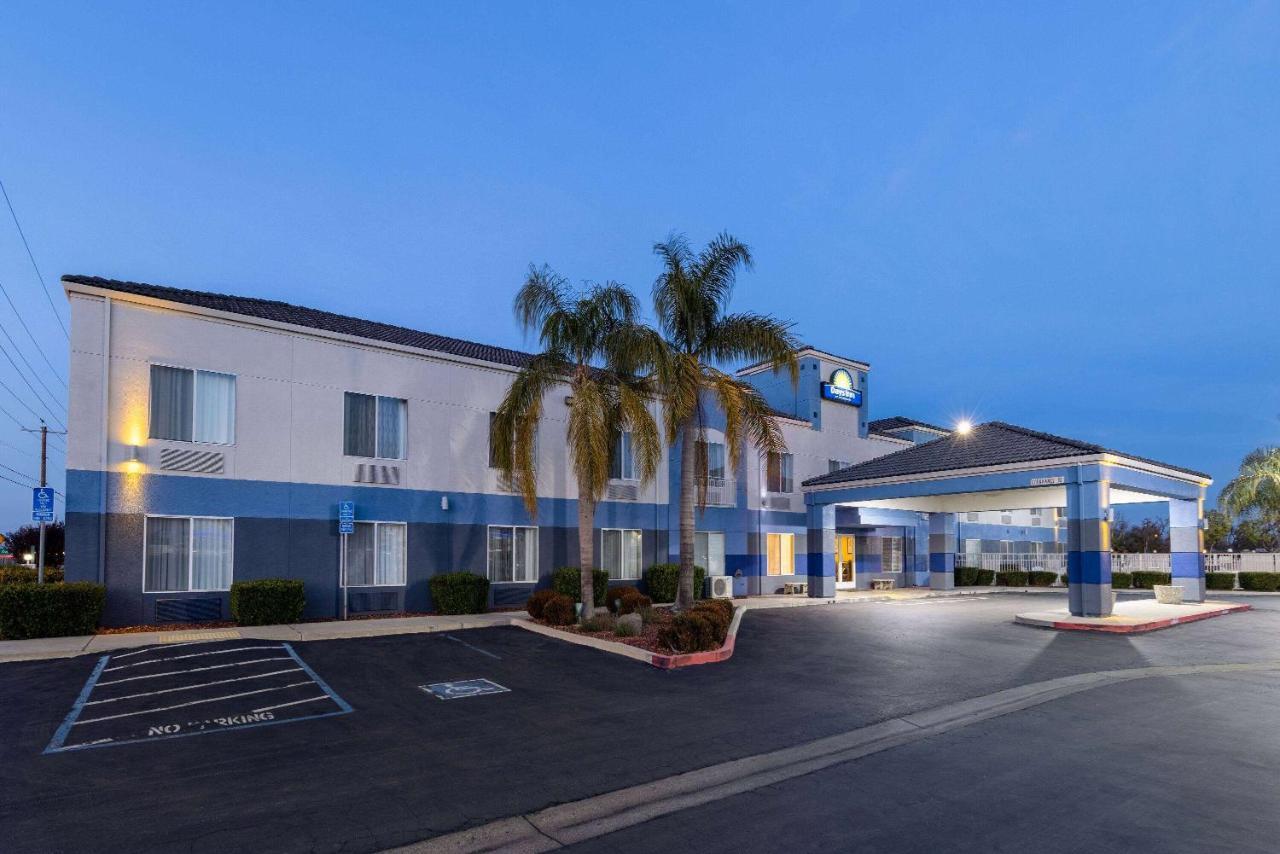 Days Inn By Wyndham Lathrop Exteriér fotografie